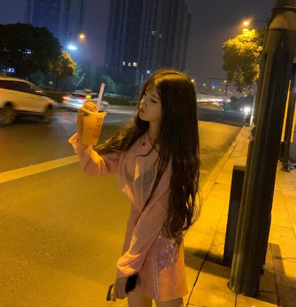 快手网红沫沫生活照图片，快手换衣服事件沫沫微博写真套图欣赏