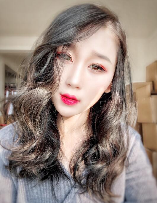 半阳老婆肖书妍微博照片,歌手半阳老婆肖书妍生活照写真图片,小宝姐姐图片合集