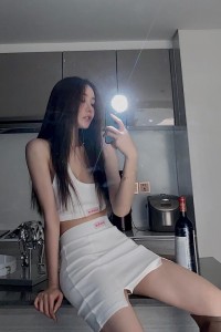 抖音抖音fox严谨最新微博照片欣赏，网红fox严谨性感福利写真套图