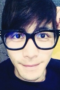 男神陈学冬帅气自拍照