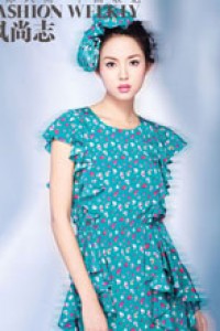 张梓琳写真登杂志封面 彰显有目的美丽