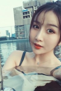 抖音网红程七月图片写真 可爱不失性感的程七月高清微博生活照