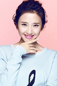 清纯女星唐艺昕写真温婉可人