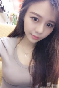 虎牙一姐小伊伊Eva生活照图片，小伊伊Eva微博自拍照片