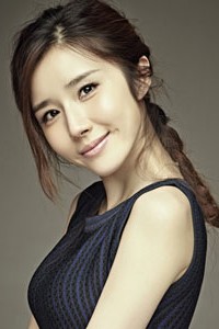 方安娜含羞微笑甜美可人