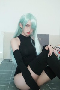 美腿酥胸美少女腐团儿性感COS图片大全 LOL主播腐团儿黑丝COS套图