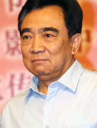 鲍国安