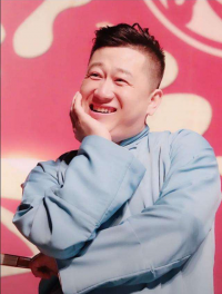 张鹤伦