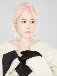 戴潆萱