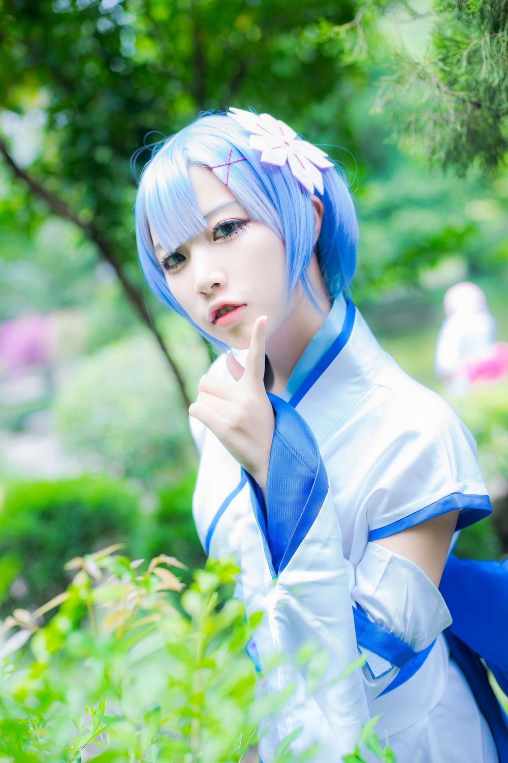 网红COSER二佐Nisa粉色护士服完美身材扮演蕾姆1号本