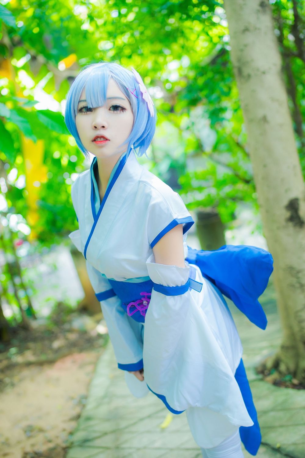 网红COSER二佐Nisa粉色护士服完美身材扮演蕾姆1号本