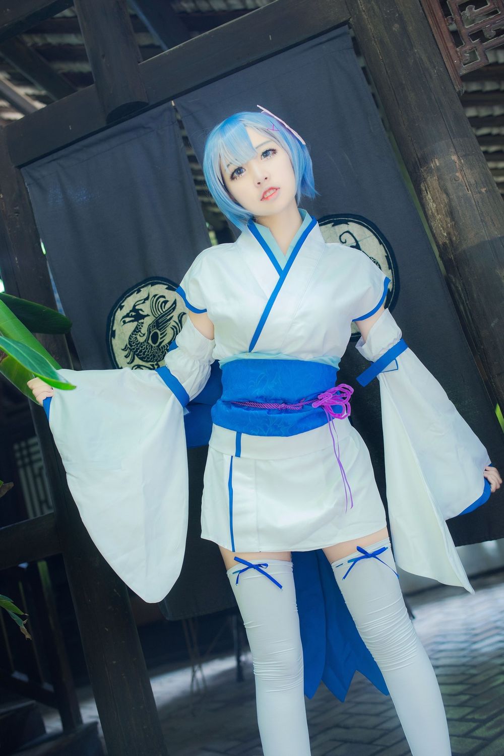 网红COSER二佐Nisa粉色护士服完美身材扮演蕾姆1号本