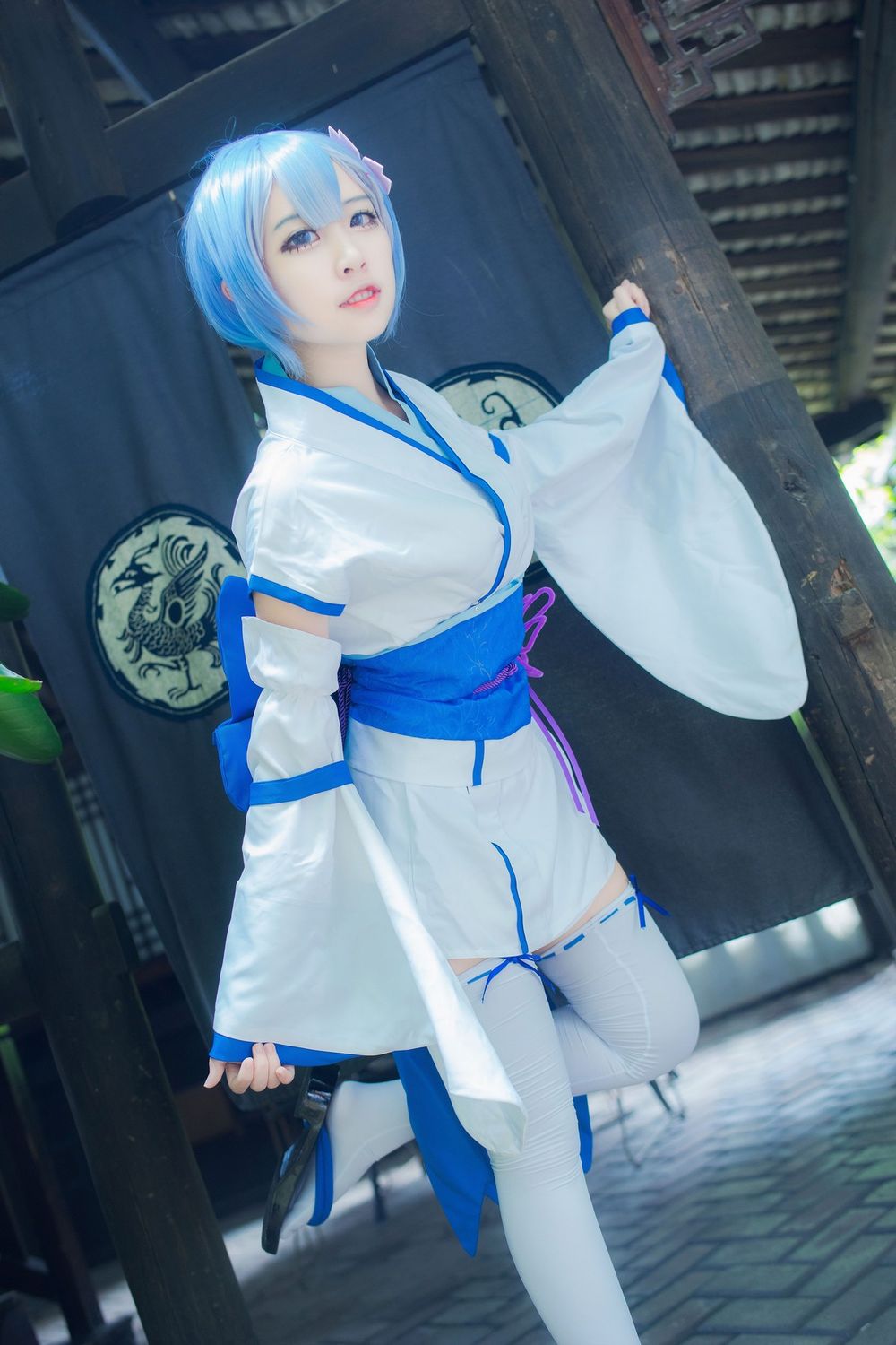 网红COSER二佐Nisa粉色护士服完美身材扮演蕾姆1号本